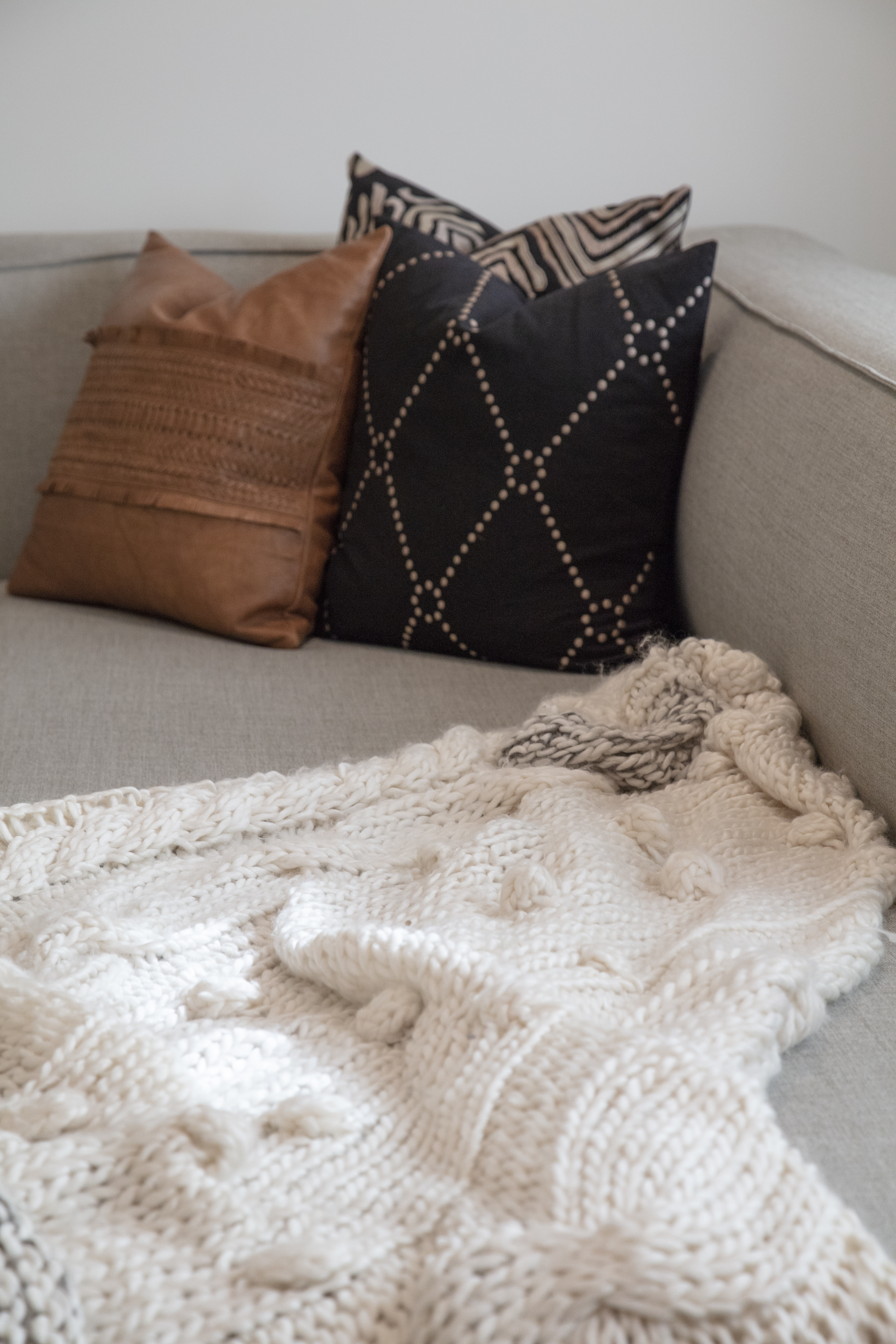 Knitted throws 