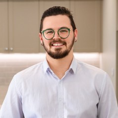 Damon-eames-consultant-bio